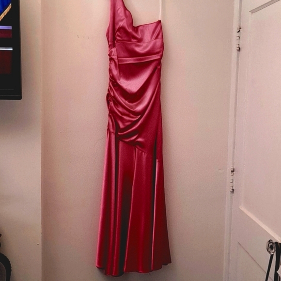 Gown - One Shoulder w/rhinestone pin Gown - Color is Deep Fuschia - Fits Size 10 - Picture 2 of 3